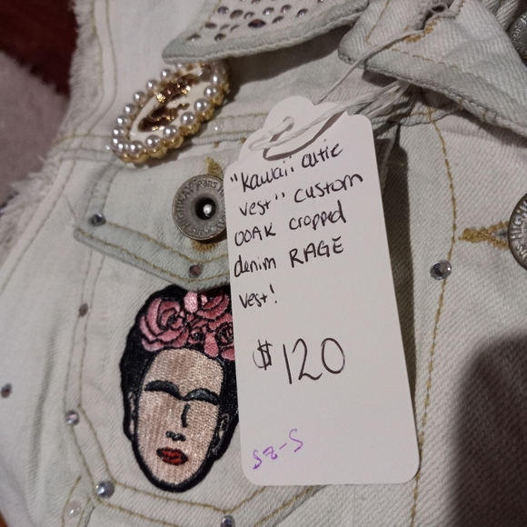 💝Kawaii princess cropped light wash ooak vest! Sparkles & pearls PRICE FIRM - Picture 16 of 16